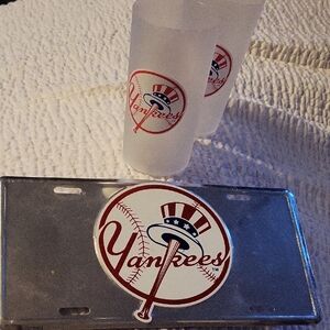 Yankees Vanity Plate Or Collectors Plate For Your Man Cave & 2 Matching Cups